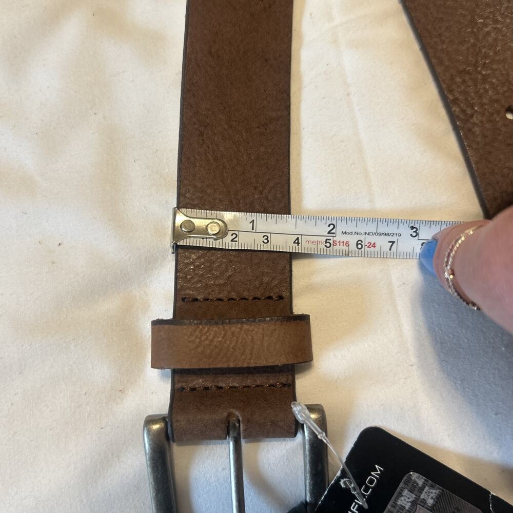 NWT Tampa Bay Buccaneers NFL‎ Mens Brown Leather Concho Belt Silver Logo Size 42 - Picture 10 of 10